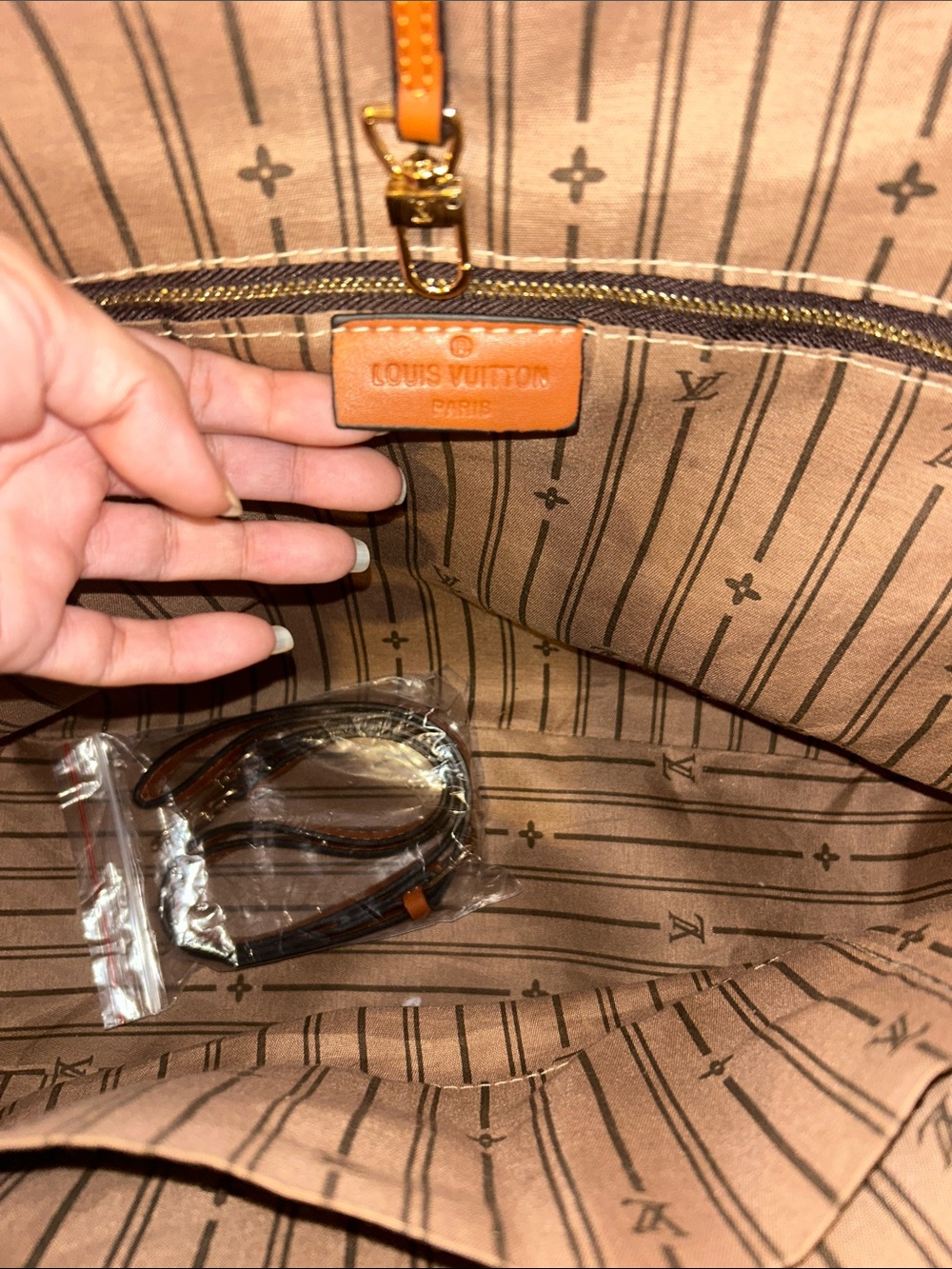 Unknown Source Brown Bag - Picture 3 of 5